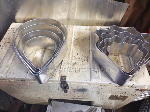 Shaped Baking Tins - thumbnail 2