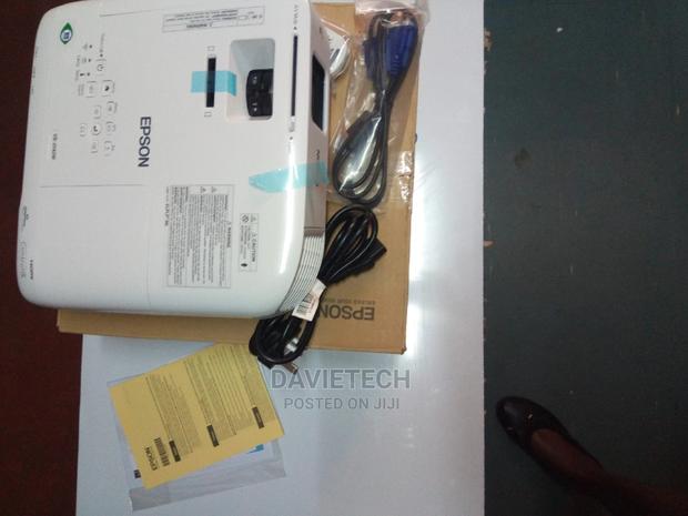 Epson Eb W06 Projector - main view