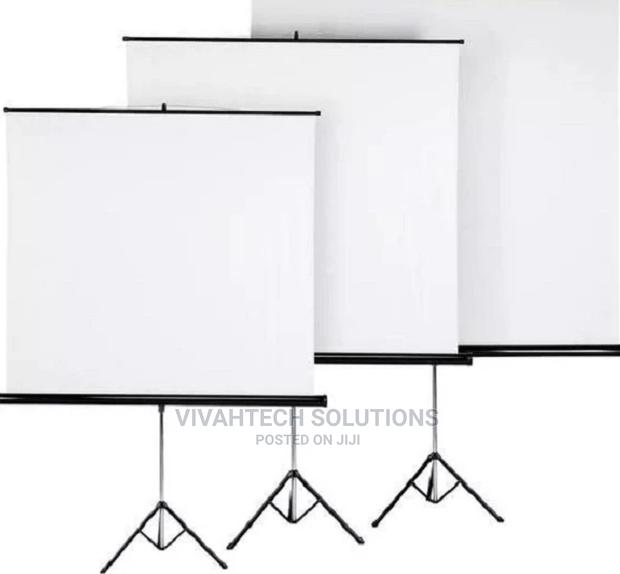 LW Tripod Projector Screen 70" BY 70" Inches 180 Cm by 180cm