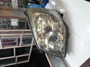 Noah 2008 2010 Headlight Xenon