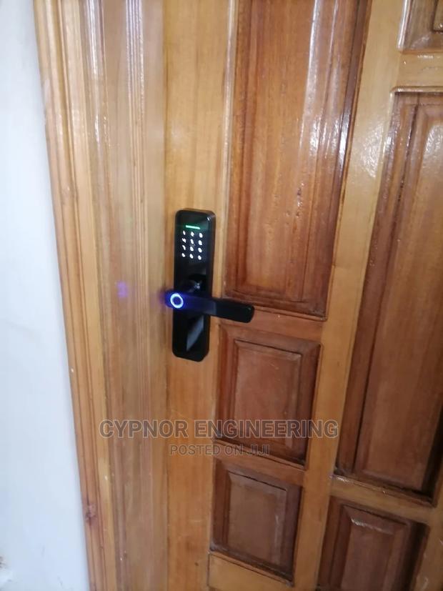 Fingerprints and Password Locks - thumbnail 3