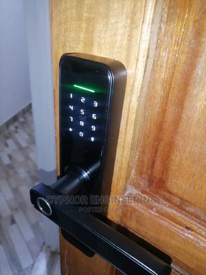 Door Locks With Finger Print and Password - main view