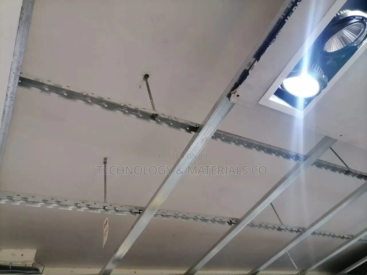 Vkeel Suspension Clip