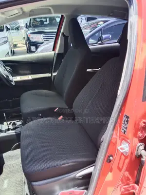 Toyota Vitz 1.3 AWD 5dr 2015 Red