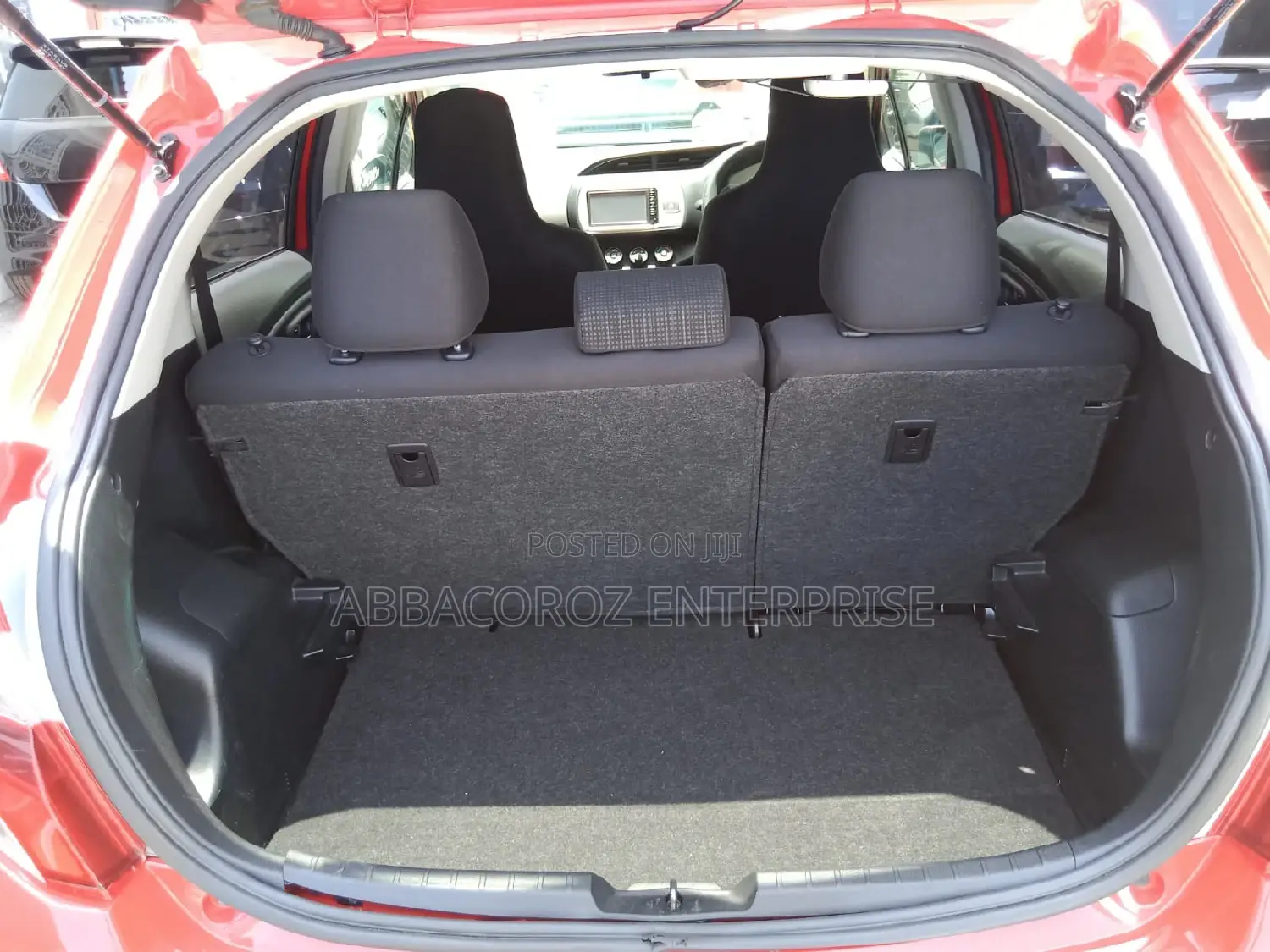 Toyota Vitz 1.3 AWD 5dr 2015 Red