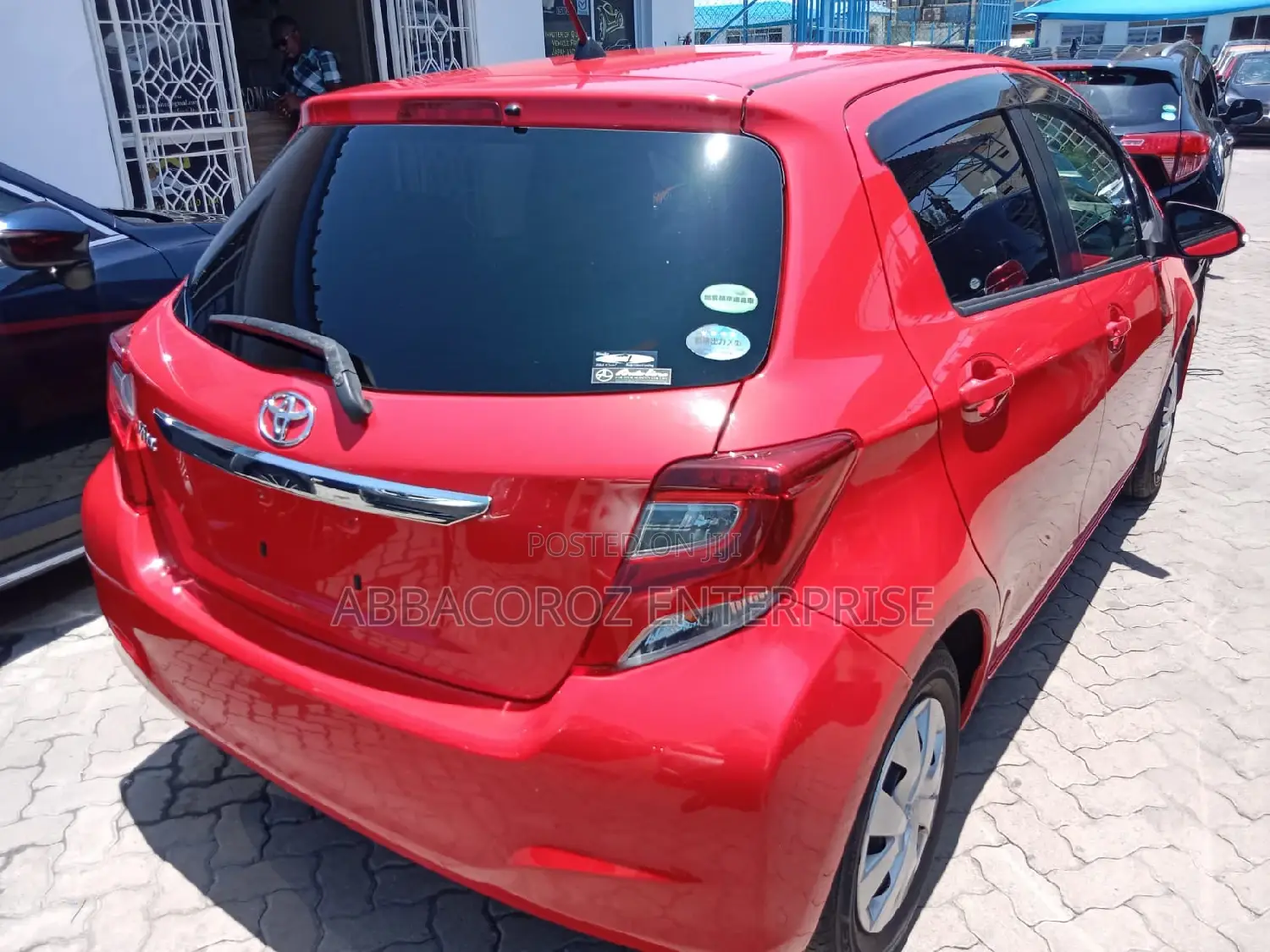 Toyota Vitz 1.3 AWD 5dr 2015 Red