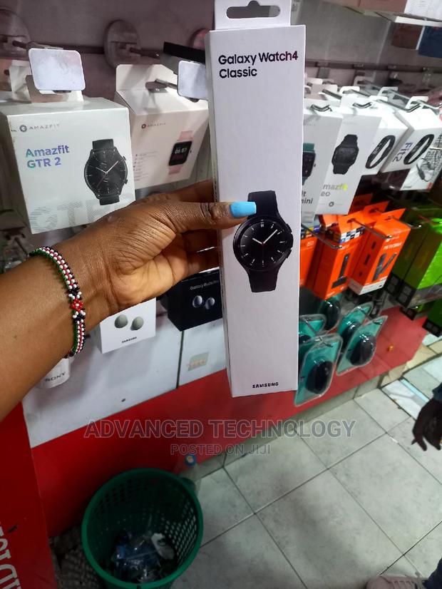 Samsung Galaxy Watch 4 Classic - main view