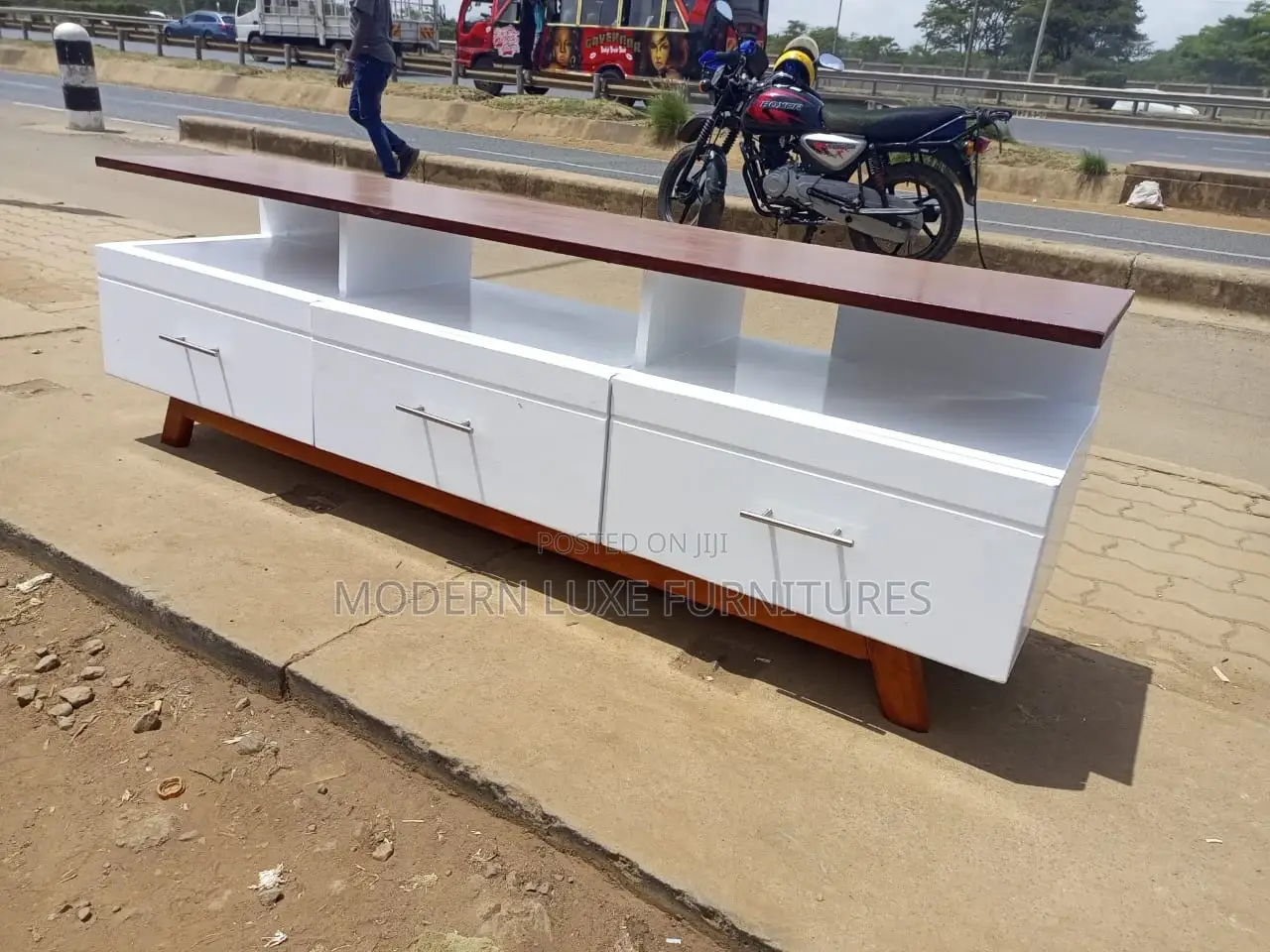 Tv Stand/Modern
