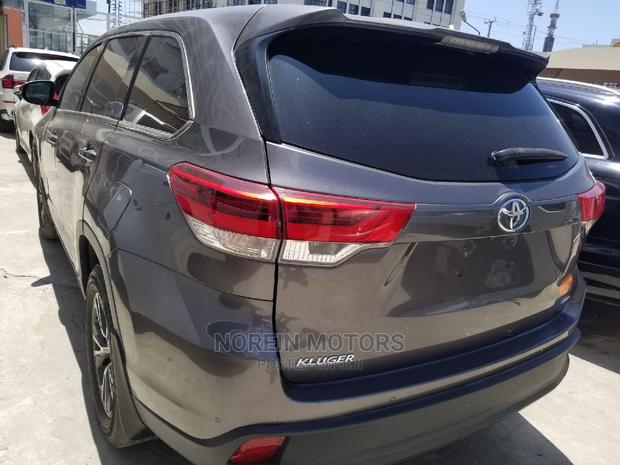 Toyota Kluger 2015 Gray - thumbnail 10