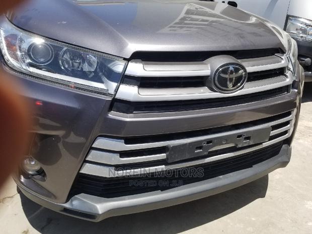 Toyota Kluger 2015 Gray - thumbnail 2