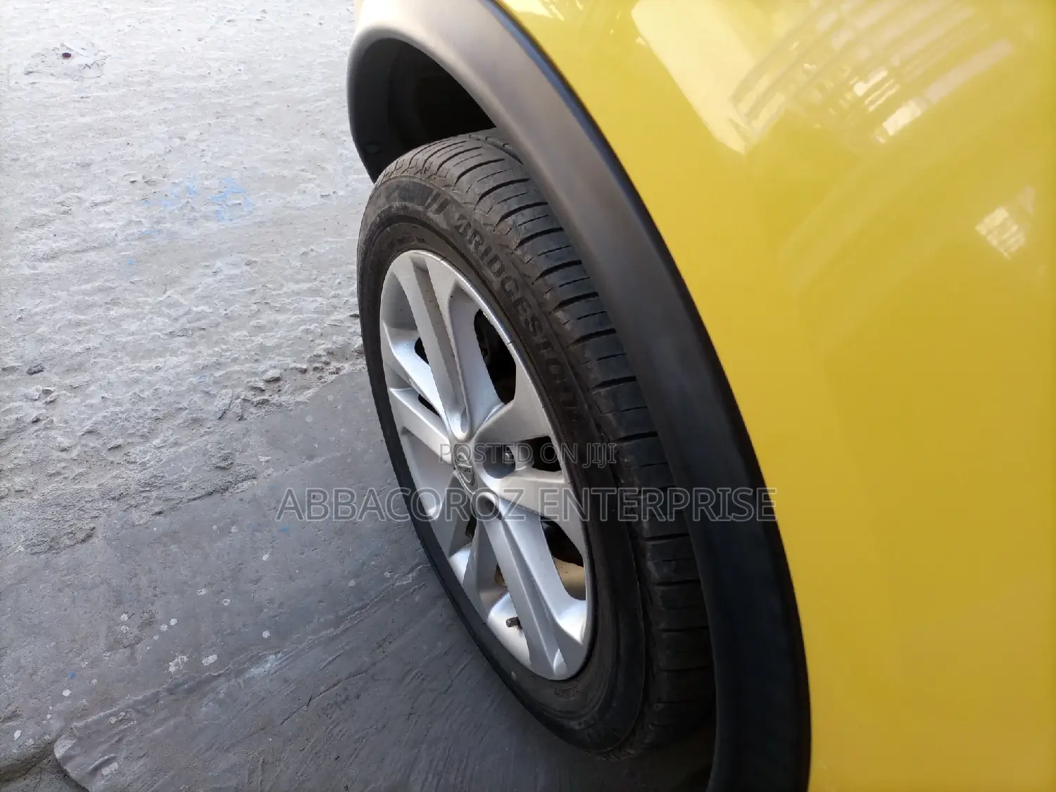 Nissan Juke 2015 Yellow