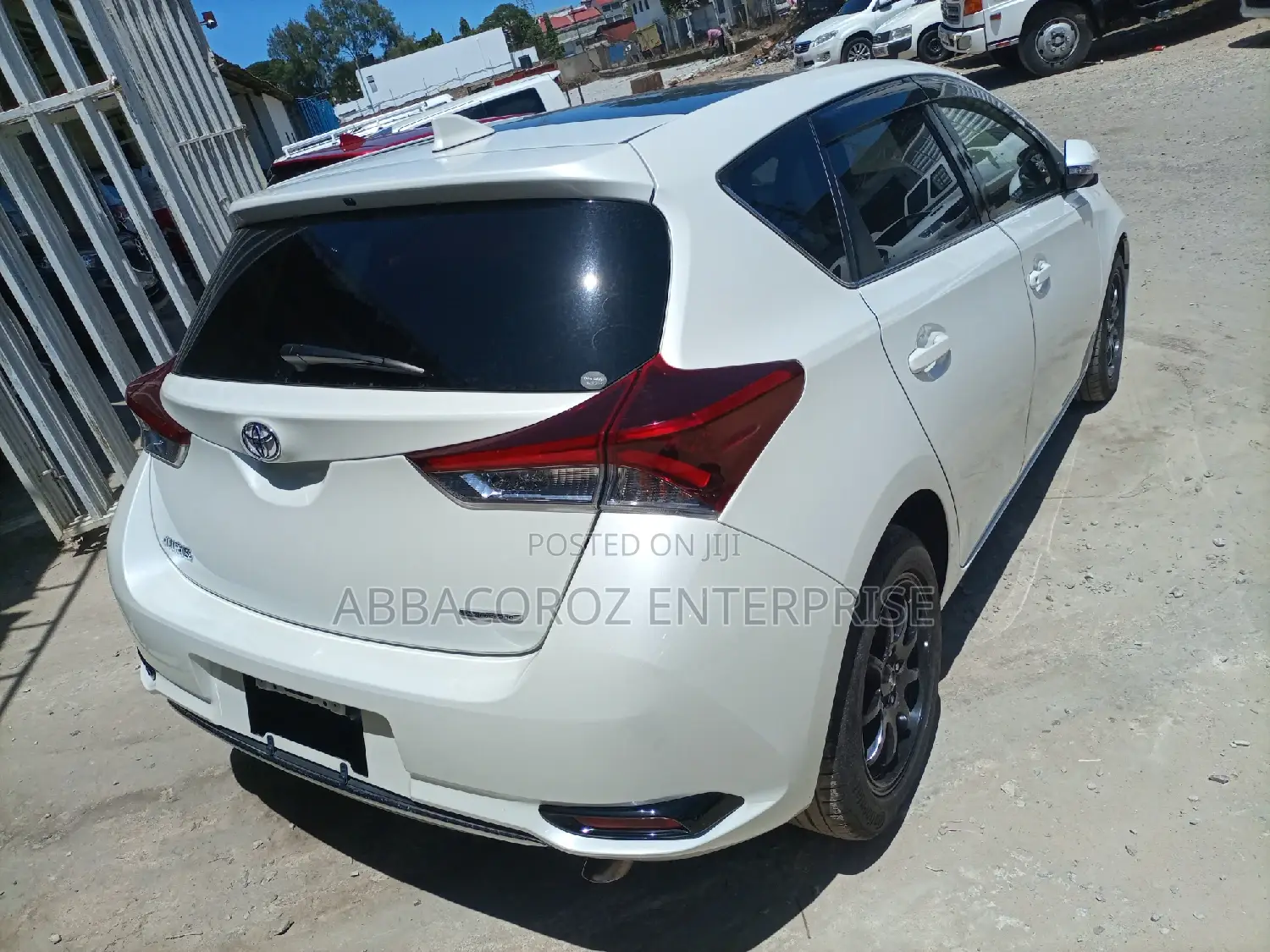 Toyota Auris 2015 Off White