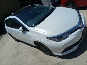 Toyota Auris 2015 Off White