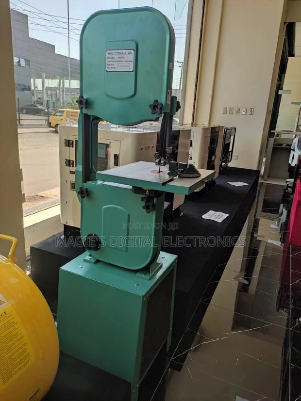 Band Saw (Wood Cutting)