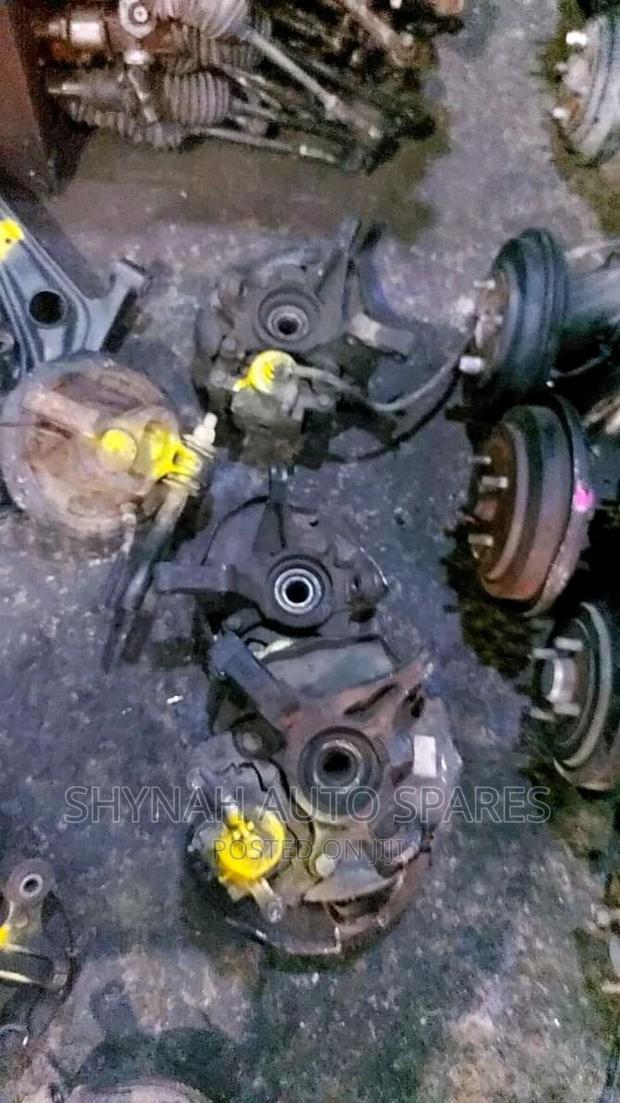 Front Hubs Mazda - thumbnail 2