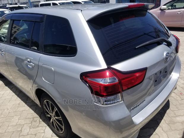 Toyota Corolla Fielder 2016 Silver - thumbnail 8