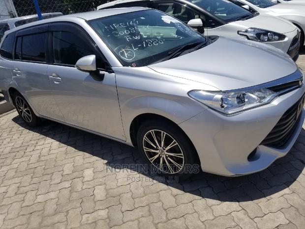 Toyota Corolla Fielder 2016 Silver