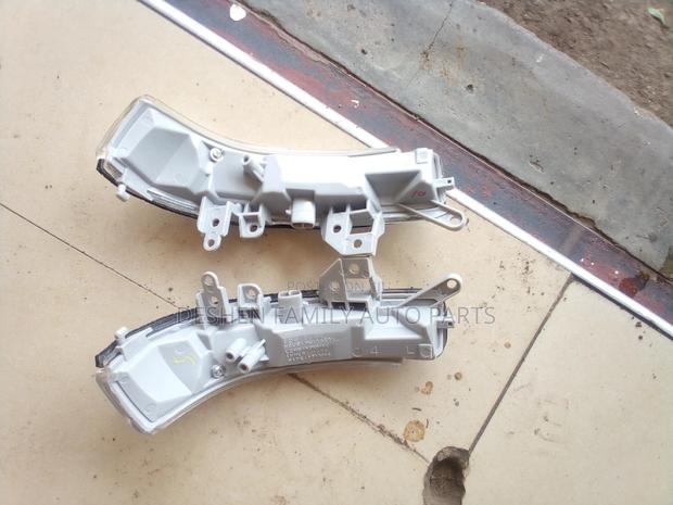 Prius/Wish/Ractis Side Mirror Indicator - thumbnail 2