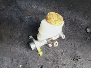 Brake Master Cylinder Nissan B12