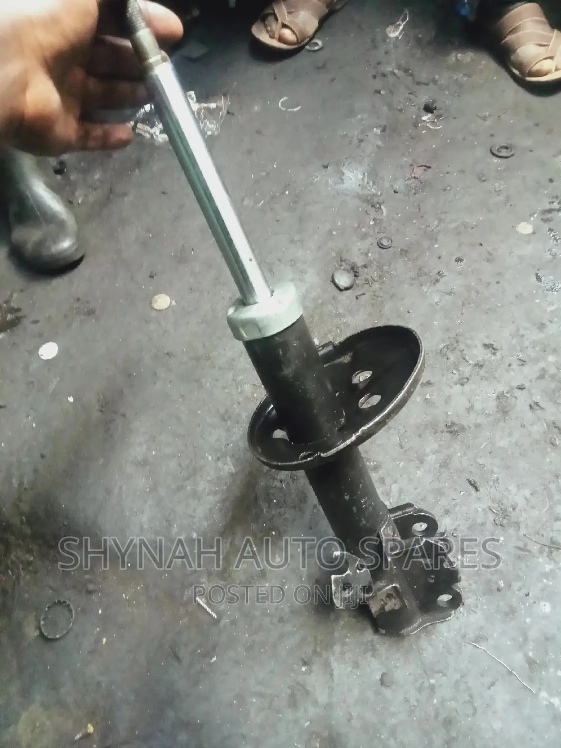 Front Shocks Toyota Premio Nyoka