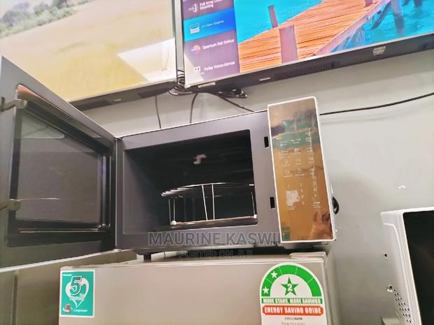 23lhisense Microwave - main view