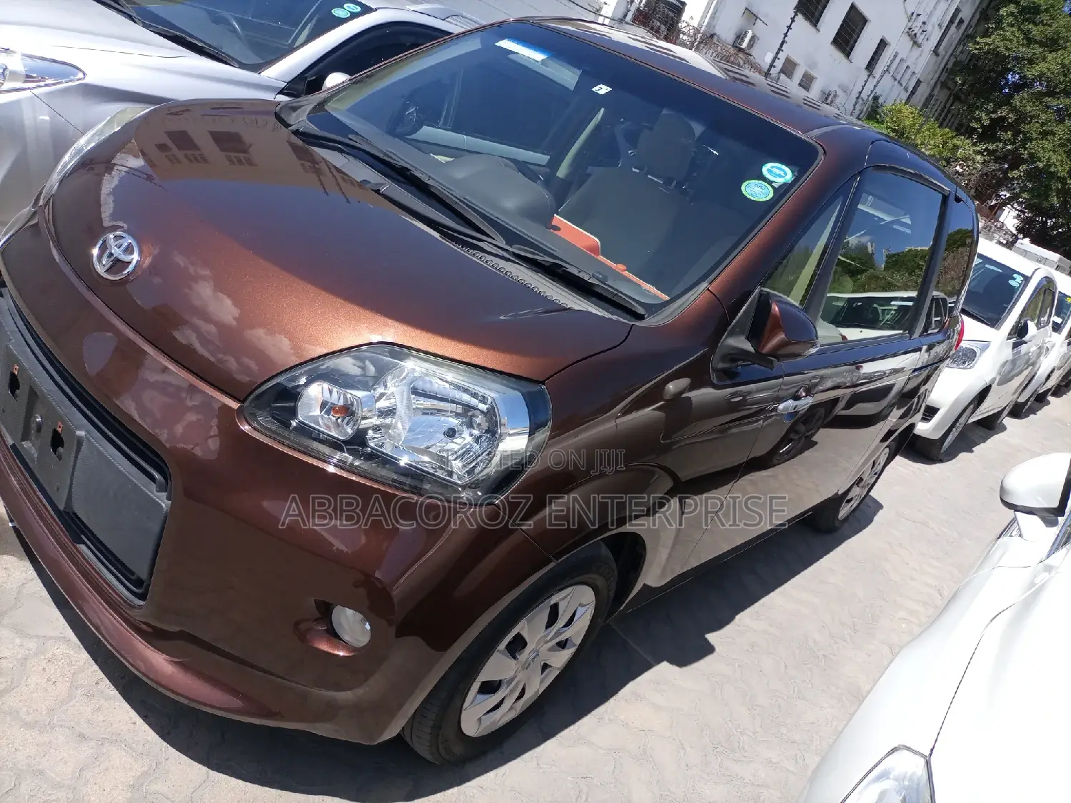 Toyota Porte 2015 Brown