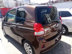 Toyota Porte 2015 Brown