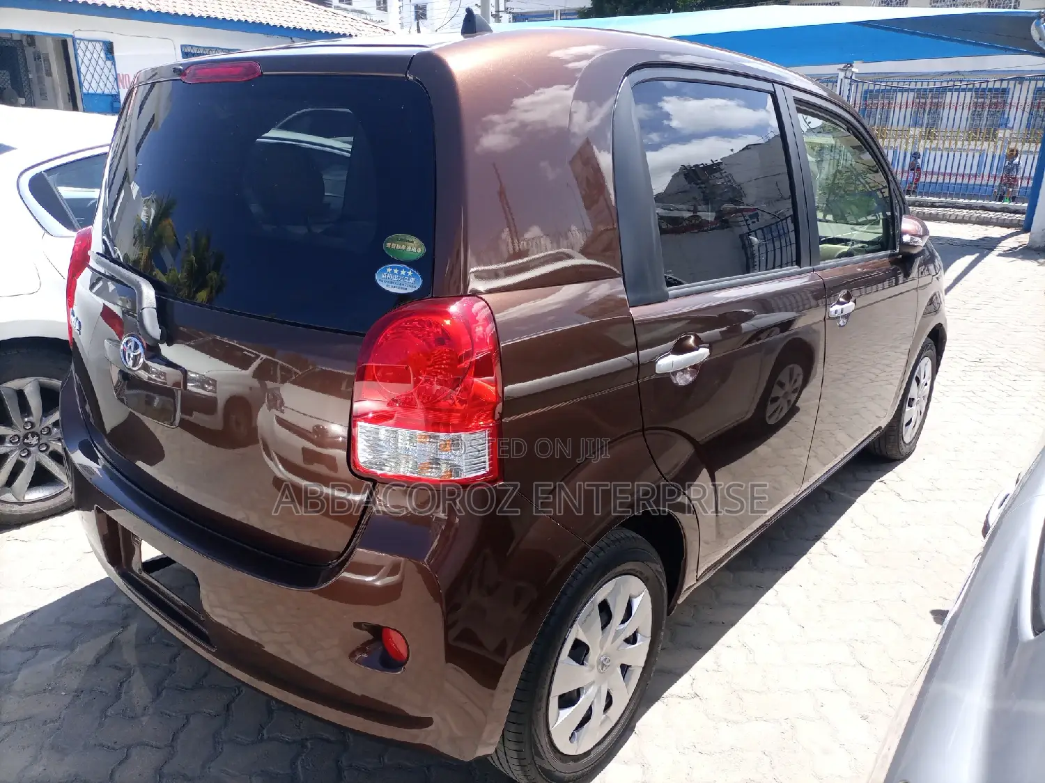 Toyota Porte 2015 Brown