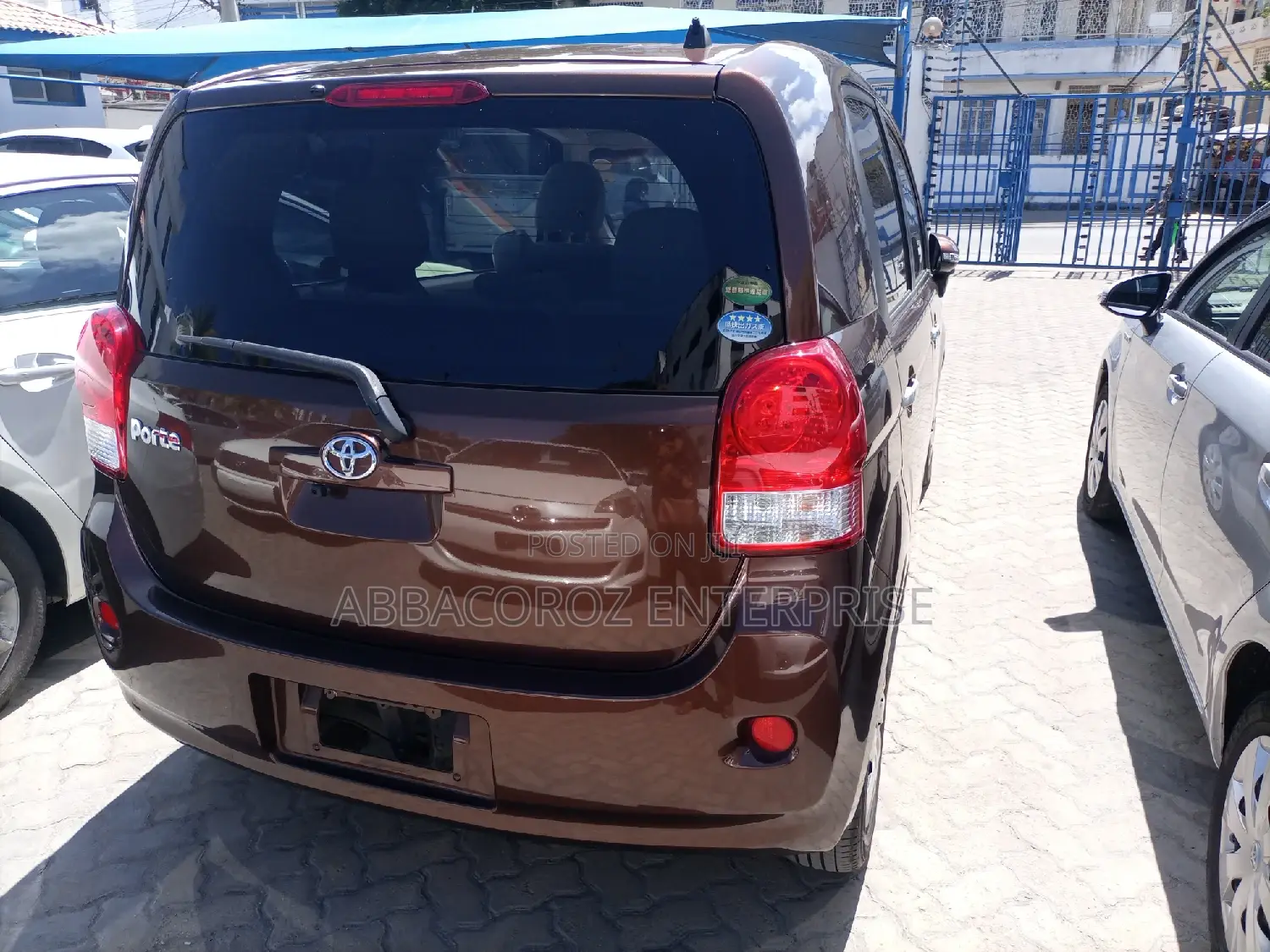 Toyota Porte 2015 Brown