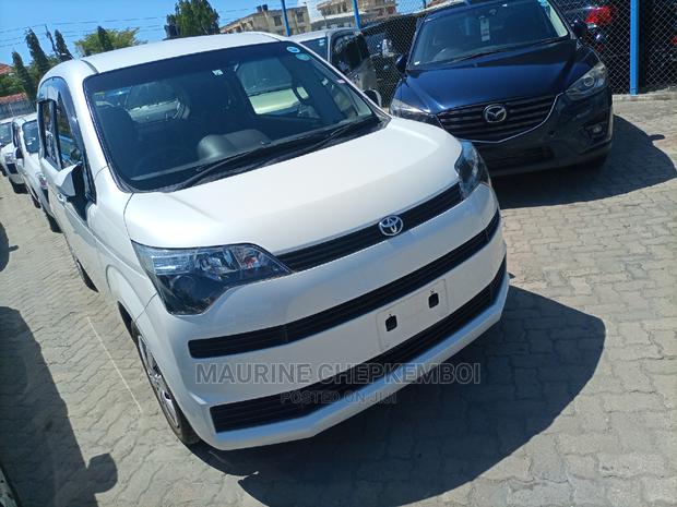 Toyota Spade 2014 White - thumbnail 4