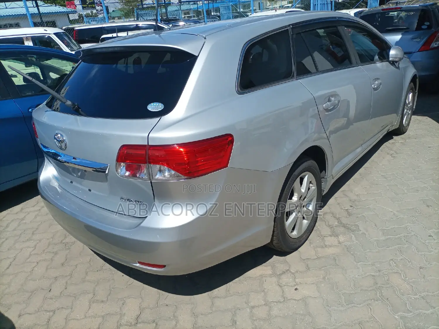 Toyota Avensis 2015 Silver