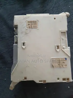 Dashbord Fusebox Mark X 2008.