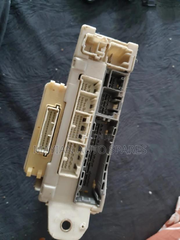 Dashbord Fusebox Mark X 2008. - thumbnail 2