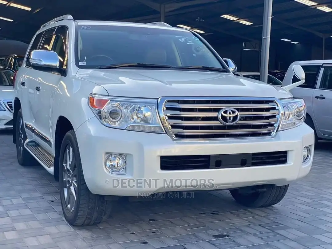 Toyota Land Cruiser 4.6 V8 ZX 2015 White
