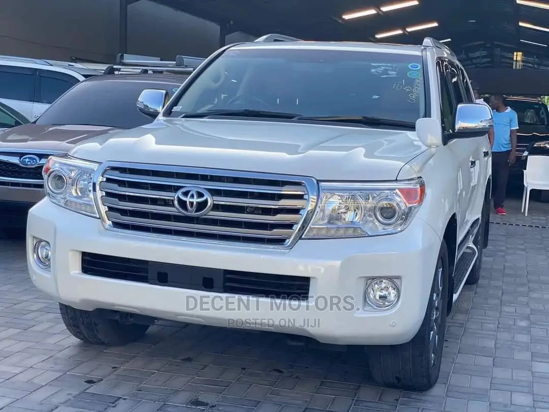 Toyota Land Cruiser 4.6 V8 ZX 2015 White