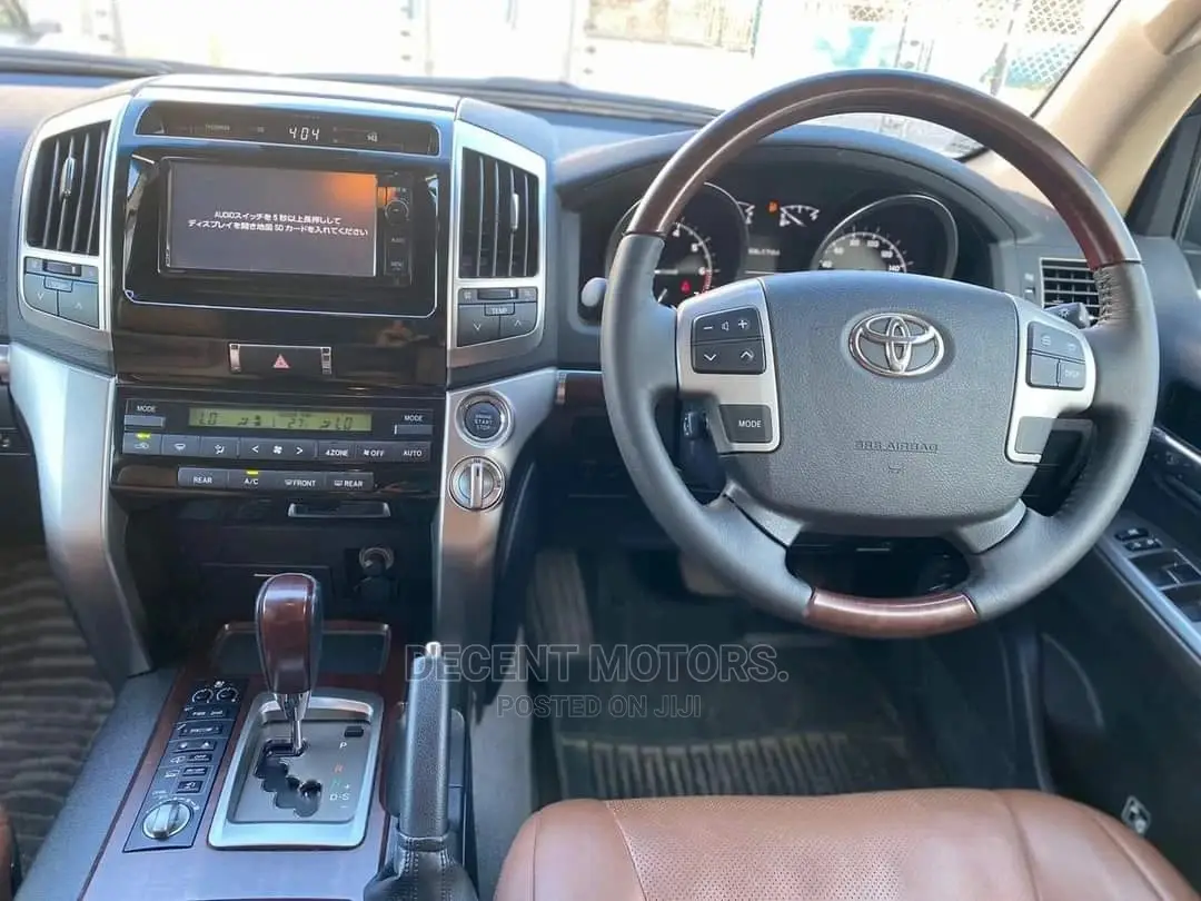 Toyota Land Cruiser 4.6 V8 ZX 2015 White