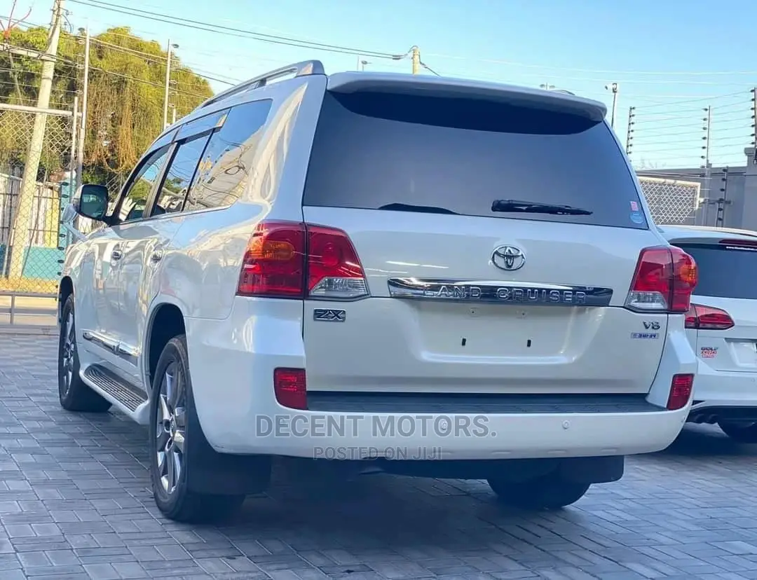 Toyota Land Cruiser 4.6 V8 ZX 2015 White