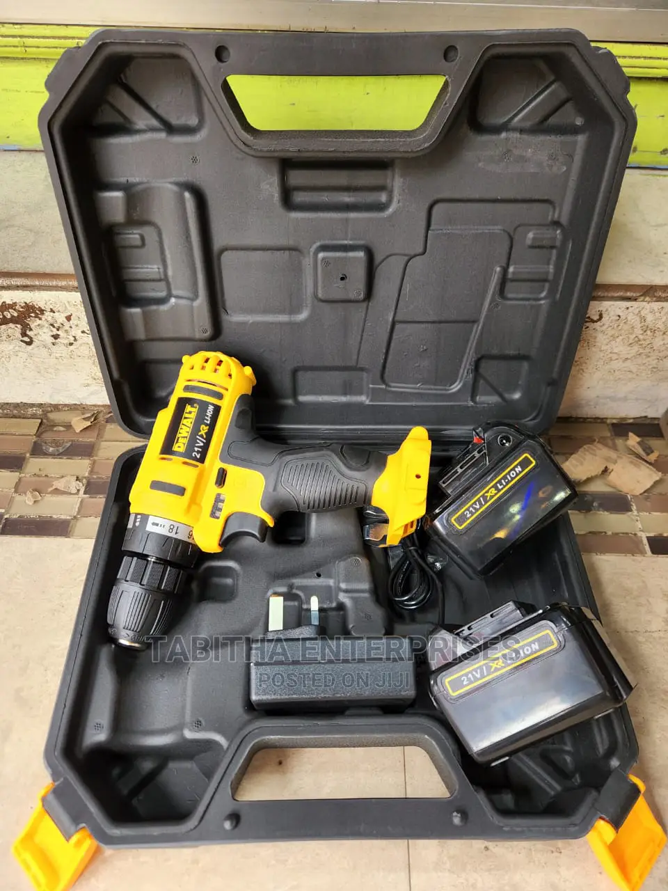 Cordless Dewalt (2 Battery)
