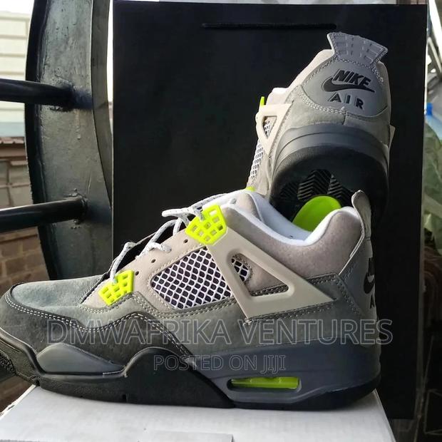 Air Jordan 4 Retro - thumbnail 4