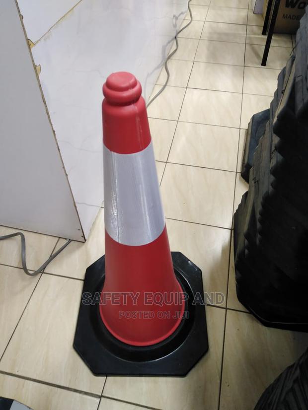 Safety Traffic Cones in Three Sizes - thumbnail 3