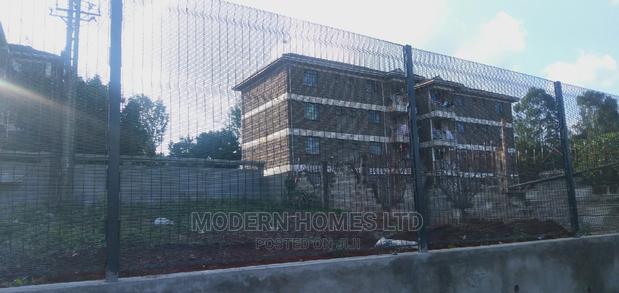 2.4m Height Modern Mesh Fence - thumbnail 3