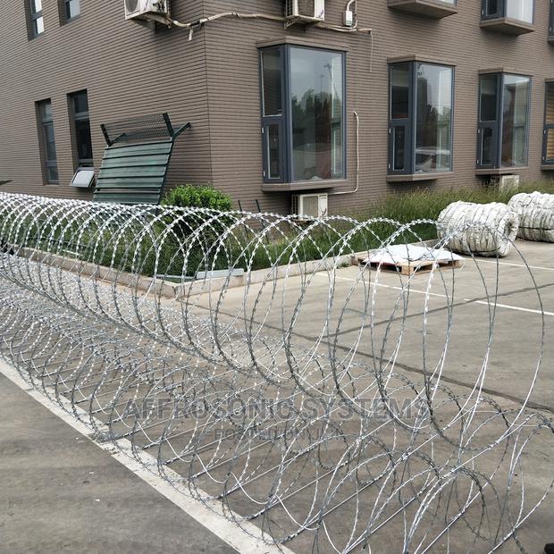 730mm Double Galvanized Razor Wire - thumbnail 2