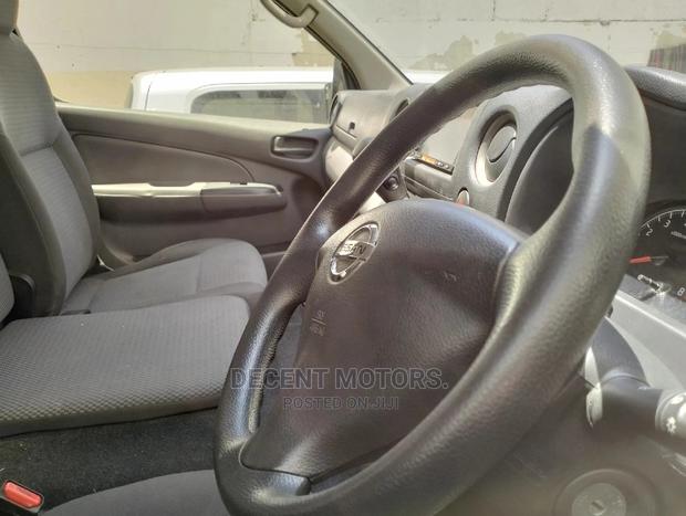 Nissan NV3500 2015 - thumbnail 5