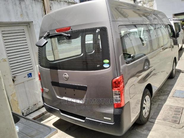Nissan NV3500 2015 - thumbnail 8