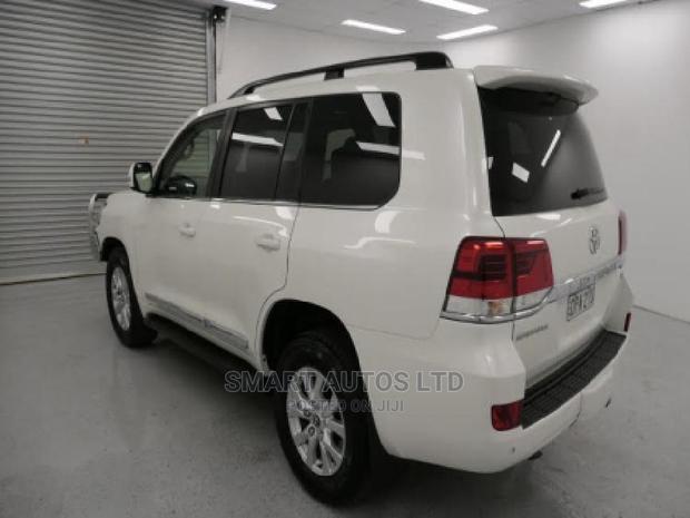 Toyota Land Cruiser 2015 White - thumbnail 3