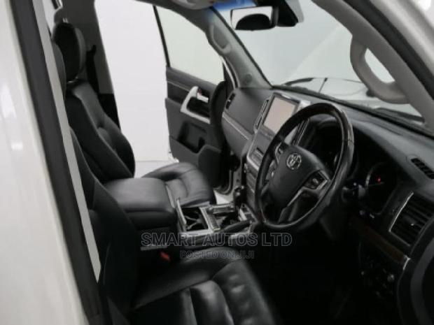 Toyota Land Cruiser 2015 White - thumbnail 7
