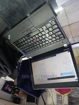 Laptop Lenovo Thinkpad E15 4GB Intel Core I3 320GB