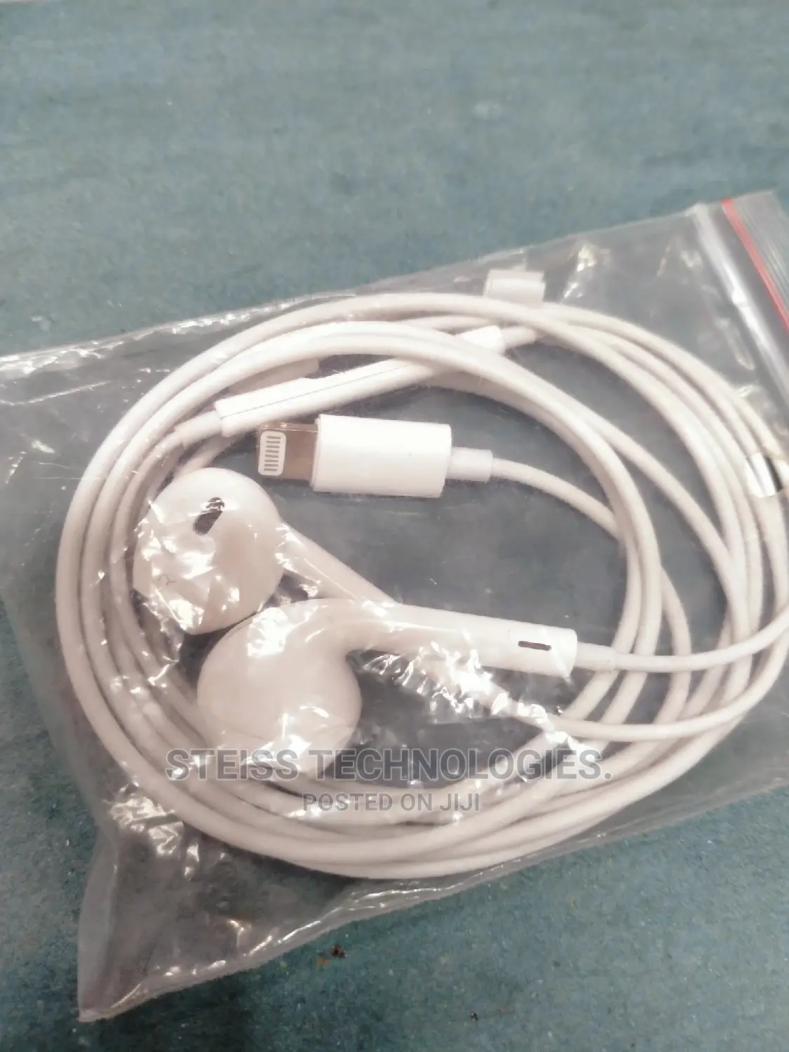 New Lightning Earpods