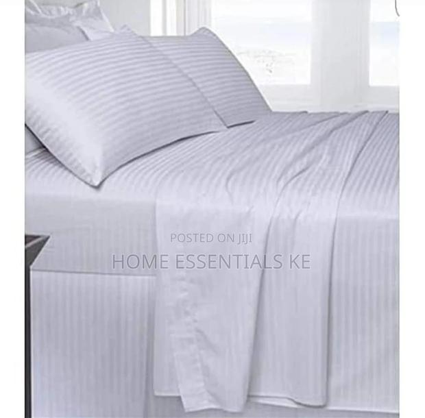 White Stripped Cotton Bedsheet 2bedsheets 2 Pillow Case 6x6
