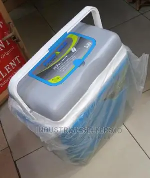 Portable 4.5 Cooler Box